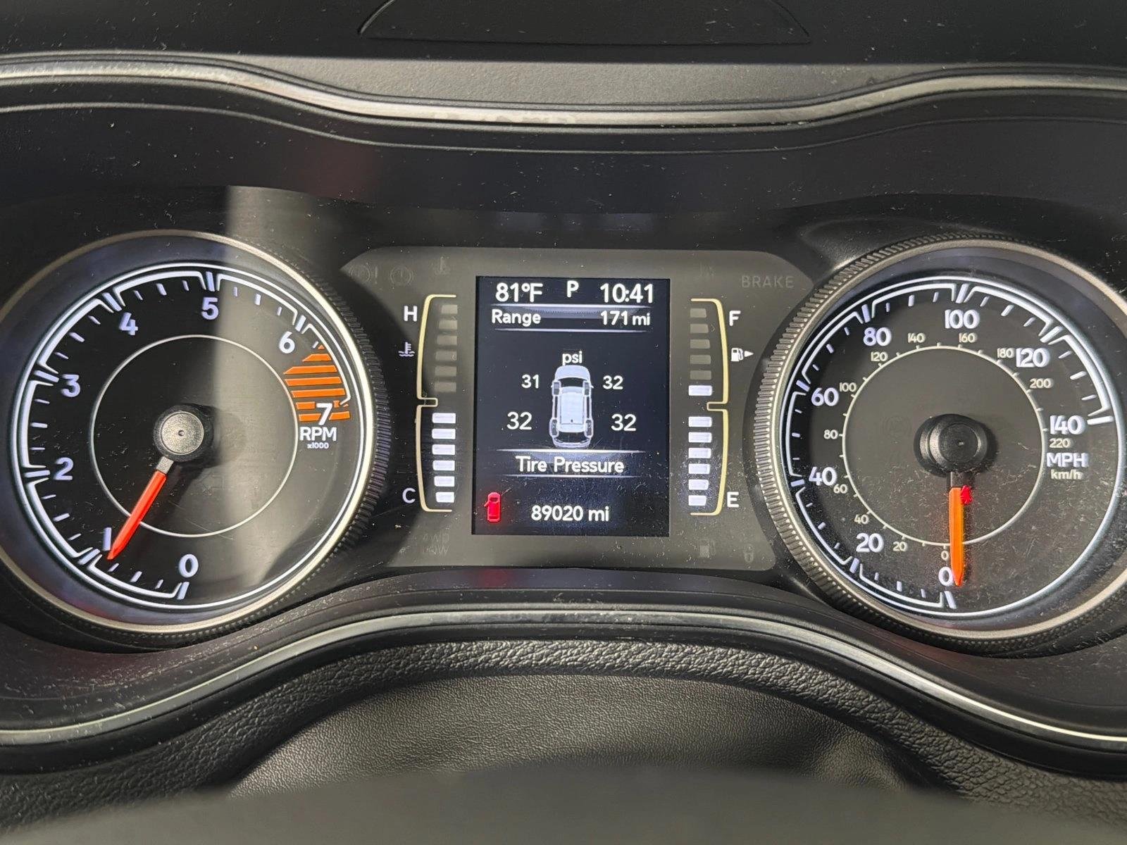 Used 2019 Bright White Clearcoat Jeep Latitude image 26