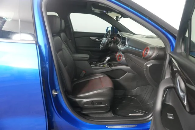 Used 2019 Kinetic Blue Metallic Chevrolet RS image 29
