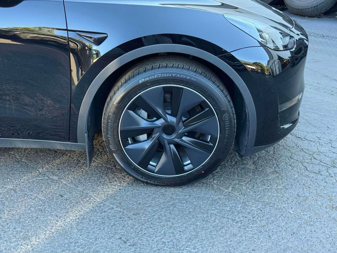 Used 2023 Solid Black Tesla Long Range Dual Motor All-Wheel Drive image 9