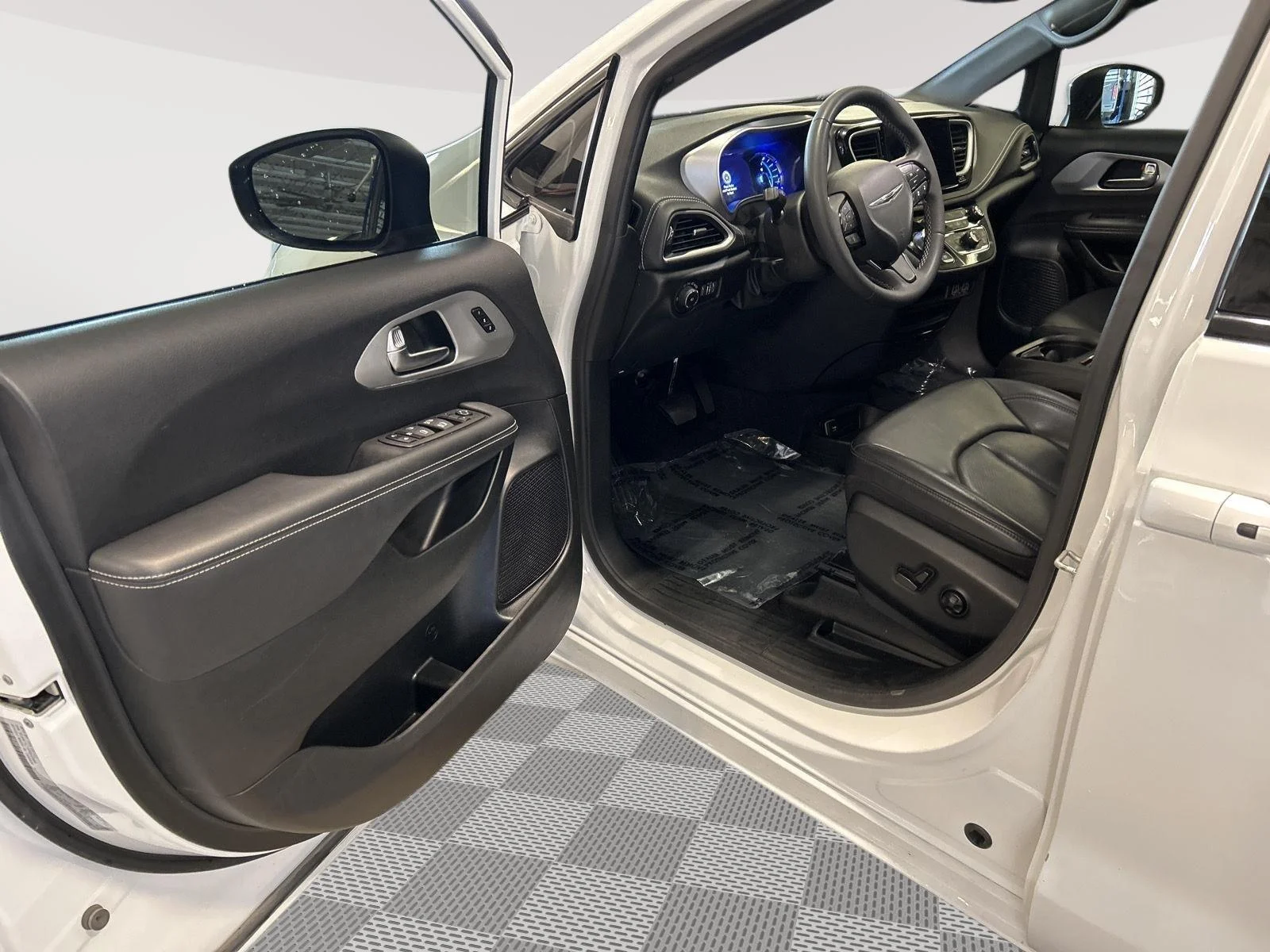 Used 2023 Bright White Clearcoat Chrysler Hybrid Touring L image 11