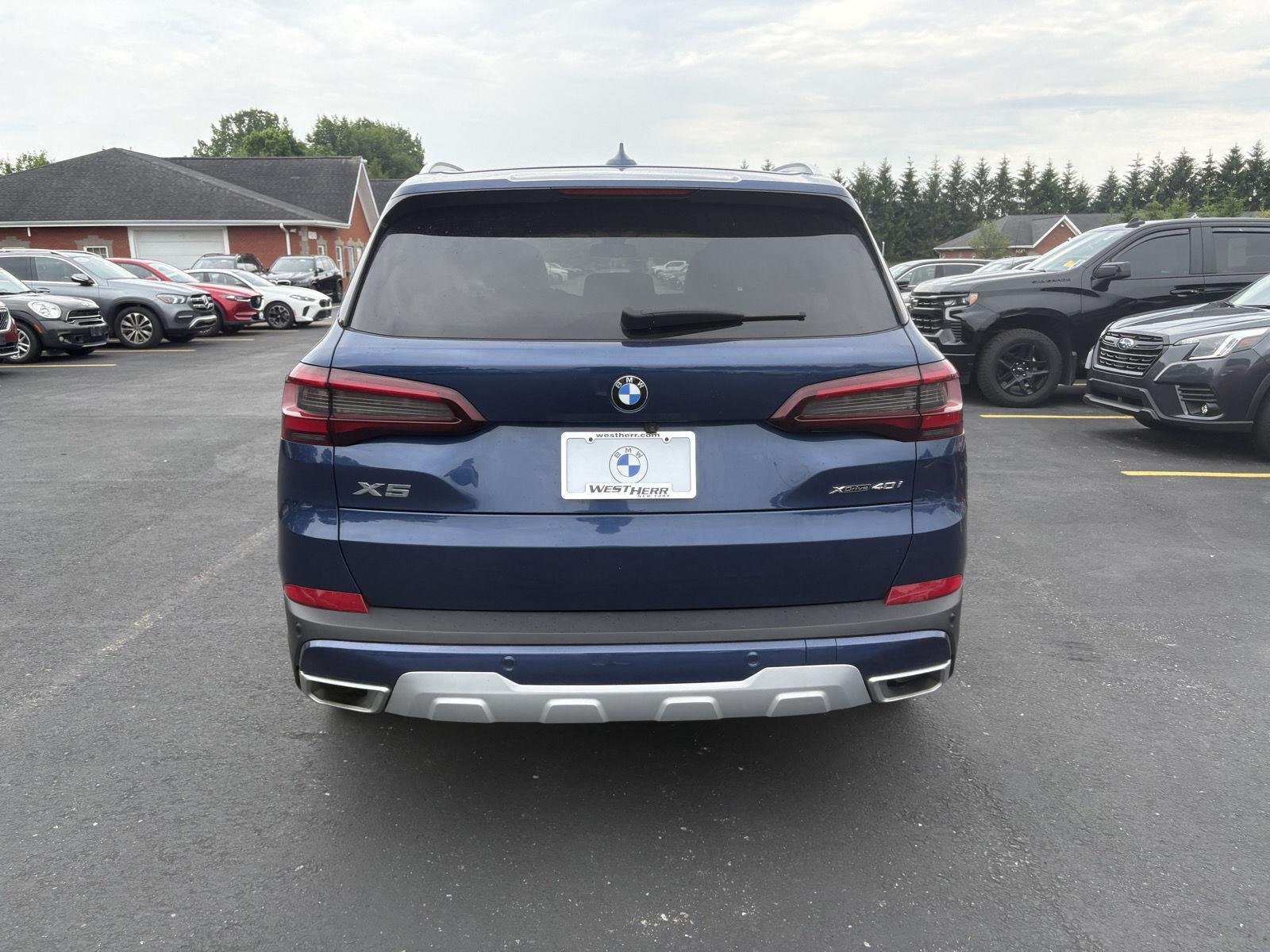 Used 2022 Phytonic Blue Metallic BMW xDrive40i image 5