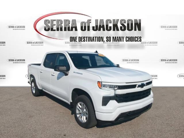 Used 2026 Summit White Chevrolet RST image 2