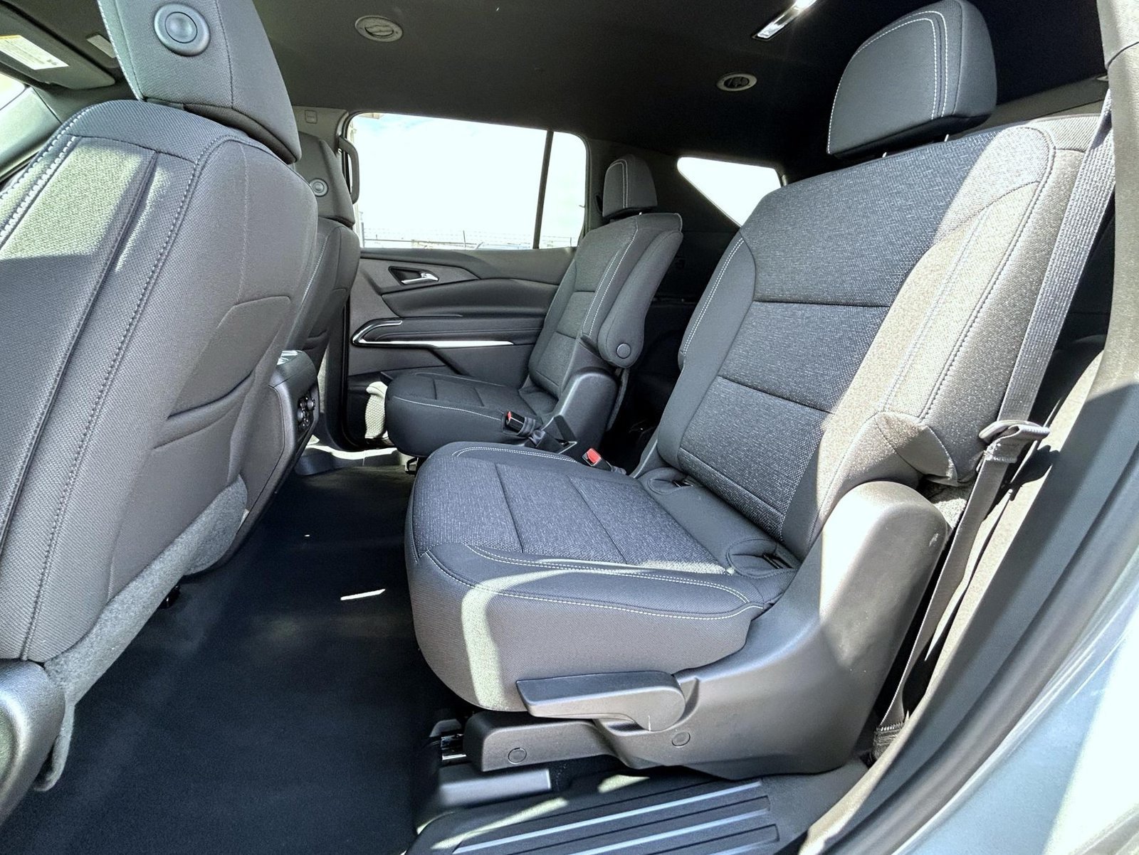 2027 Chevrolet Traverse LT - Photo 20