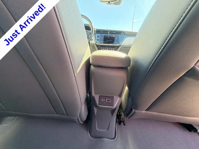 Used 2023 White Chevrolet Premier image 33