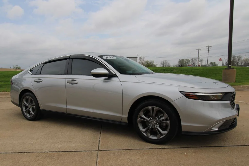 Used 2024 Solar Silver Metallic Honda EX image 3