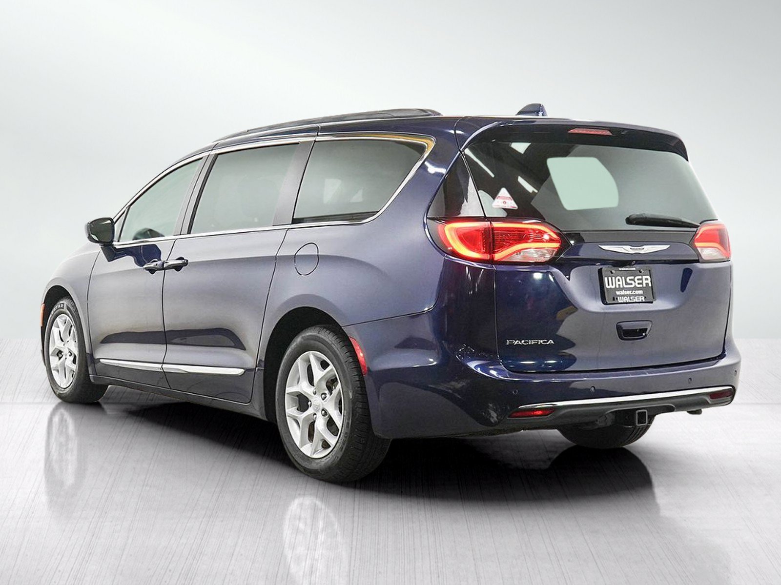 Used 2017 Jazz Blue Pearlcoat Chrysler Touring L image 3