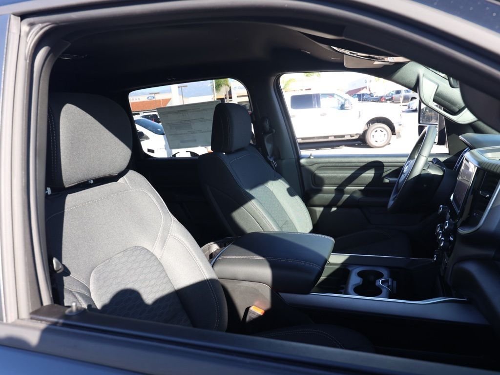 New 2026 Diamond Black Crystal Pearl-Coat Exterior Paint RAM Express image 19