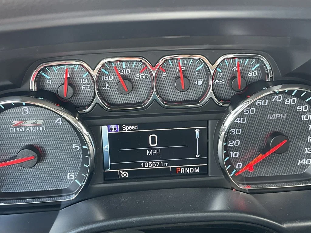 Used 2014 Silver Ice Metallic Chevrolet LT image 18