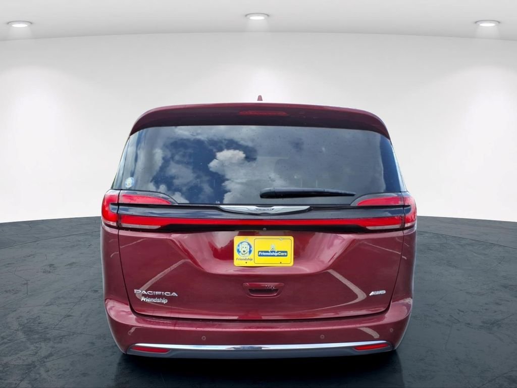 Used 2022 Red Chrysler Touring L image 10