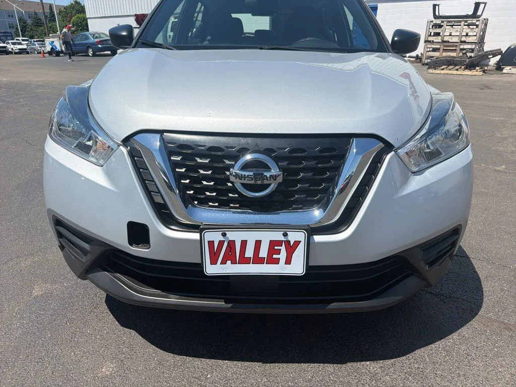 Certified Used 2020 Brilliant Silver Metallic Nissan S image 13