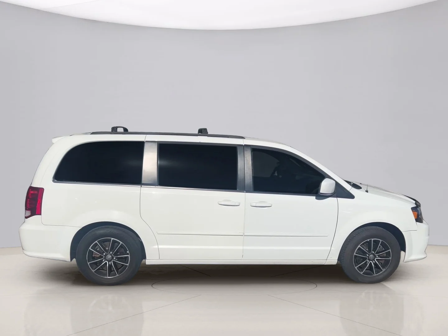 Used 2016 White Dodge RT image 6