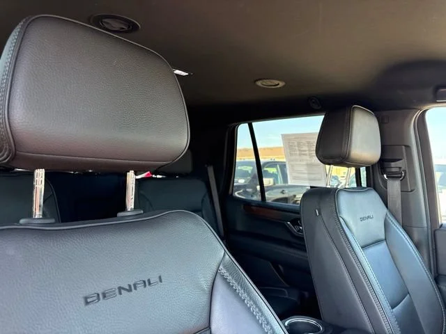 2025 GMC Yukon Denali - Photo 24