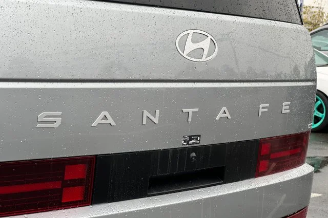 Used 2025 Silver Hyundai SEL image 33