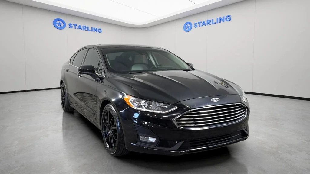 Used 2019  Ford SE image 14