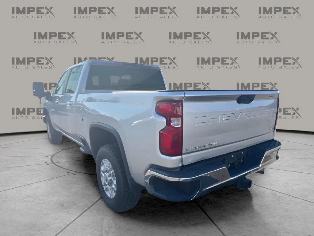 Used 2022 Silver Chevrolet LT image 3
