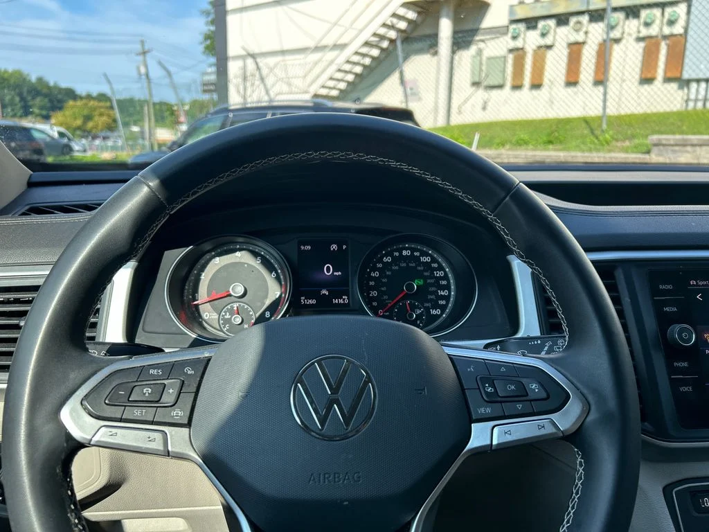Used 2021 Blue Volkswagen 3.6L V6 SE w/Technology image 12