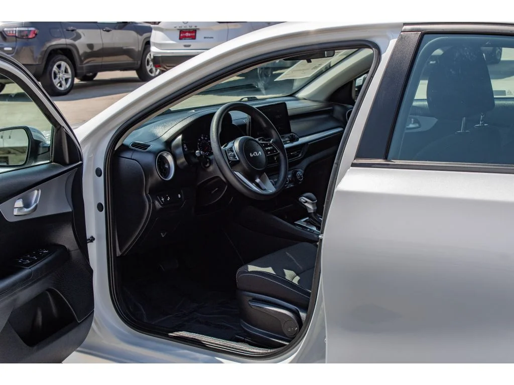 Used 2024 Snow White Pearl Kia LXS image 25