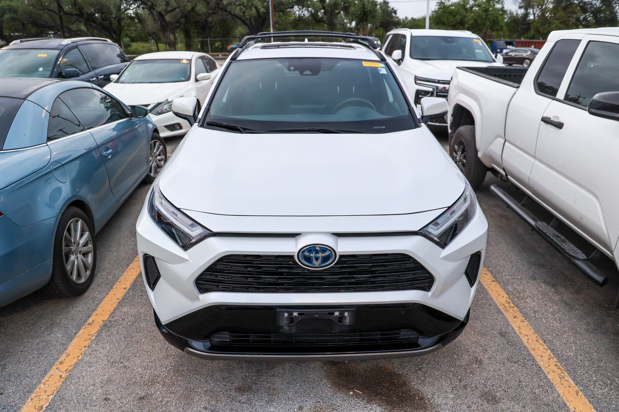 Used 2024 WIND CHILL PEARL Toyota Hybrid SE image 4