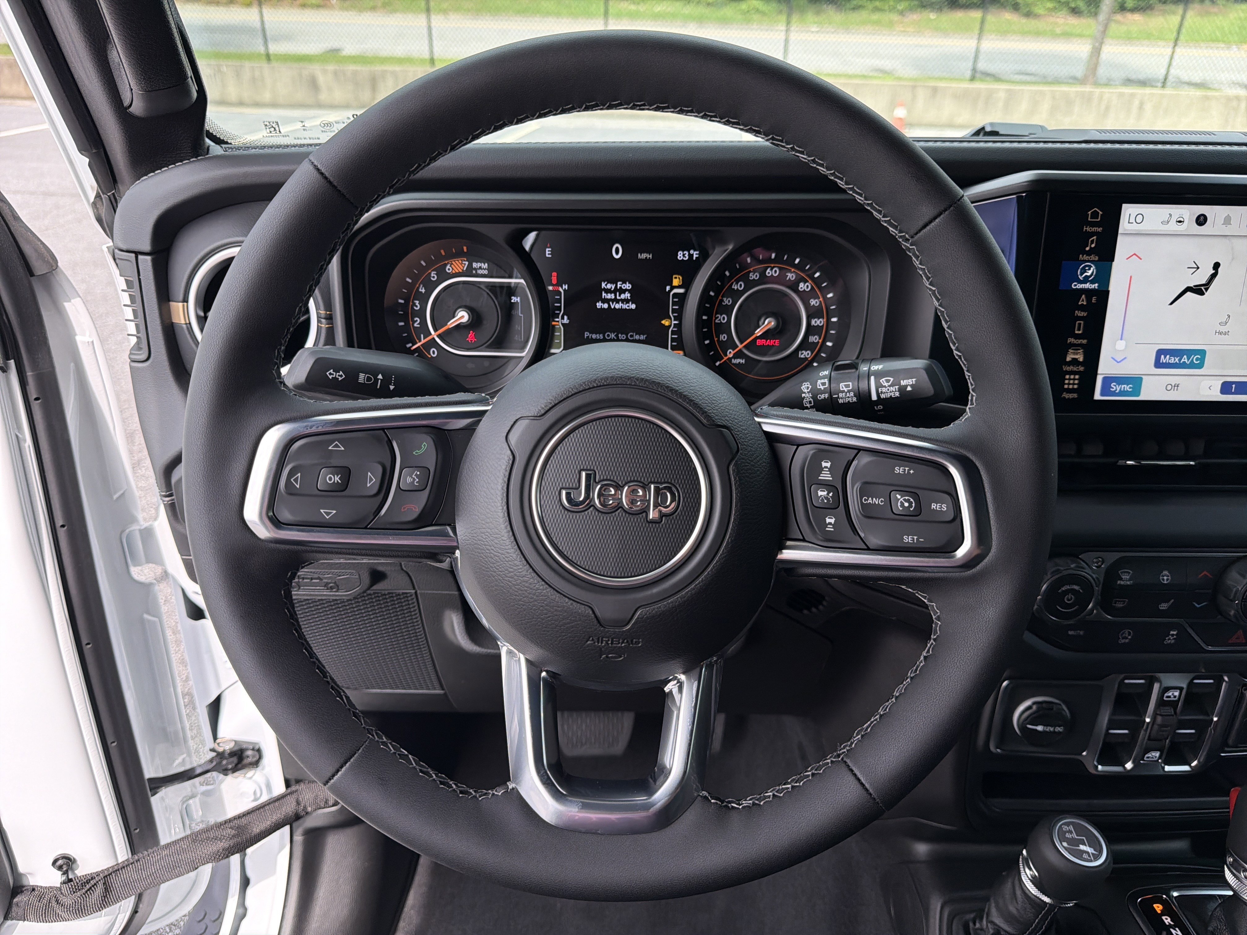 New 2026 Bright White Clear-Coat Exterior Paint Jeep Sahara image 28