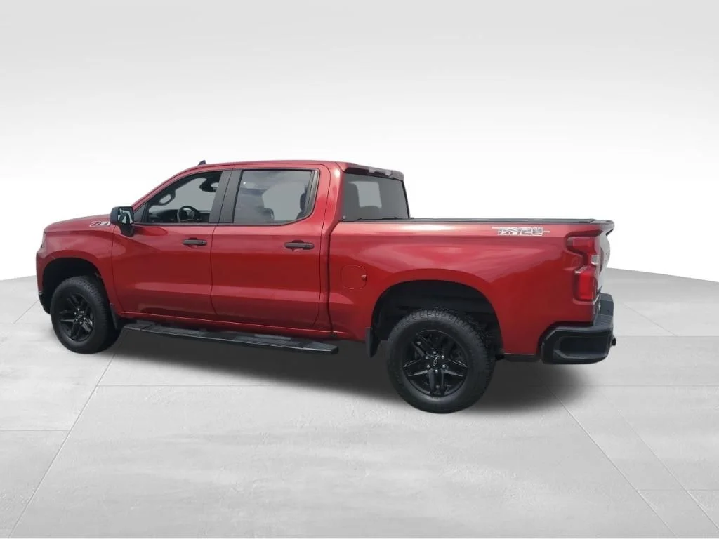 Used 2021 Red Chevrolet Custom Trail Boss image 3