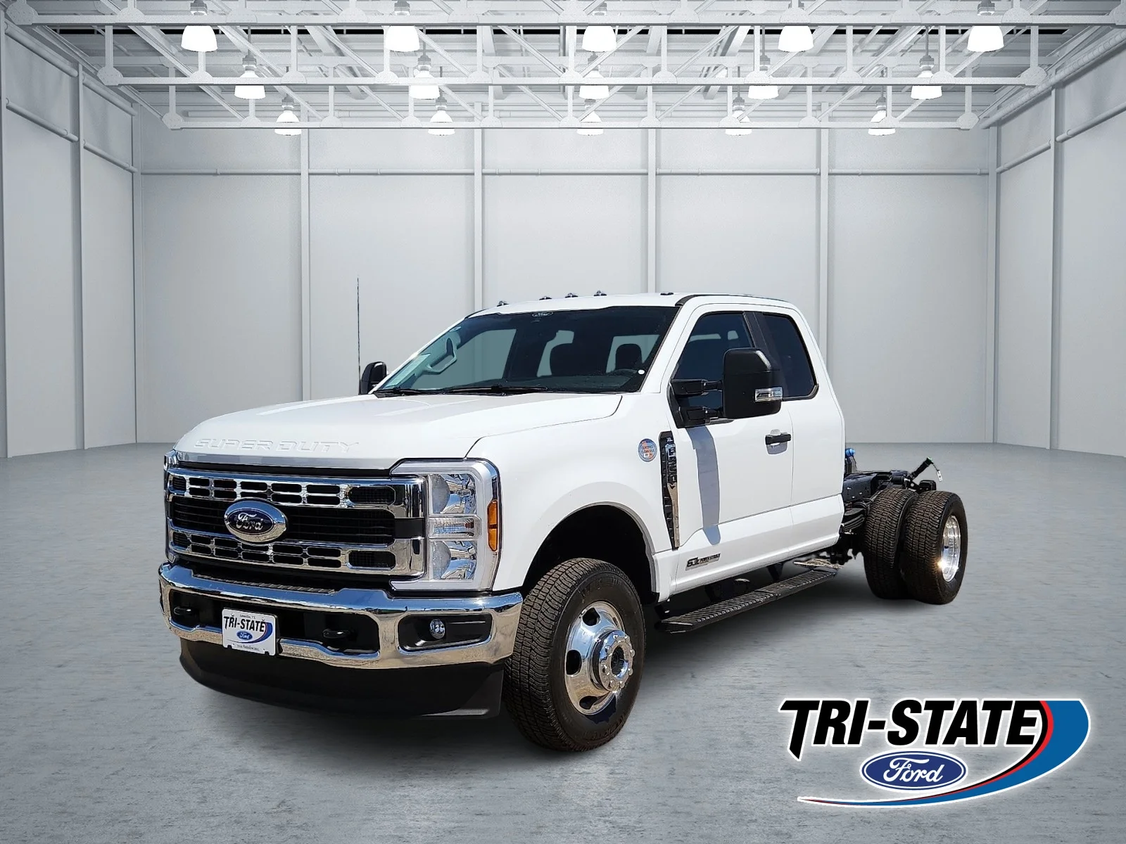 New 2026 Oxford White Ford F-350&reg; XL image 1