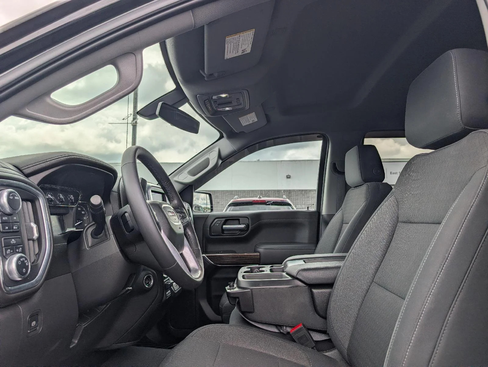 Used 2020 Onyx Black GMC SLE image 8