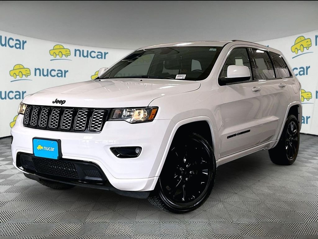 Used 2018 White Jeep Altitude image 3