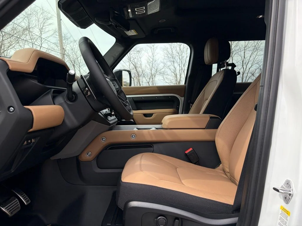 New 2026 Fuji White Land Rover V8 image 11
