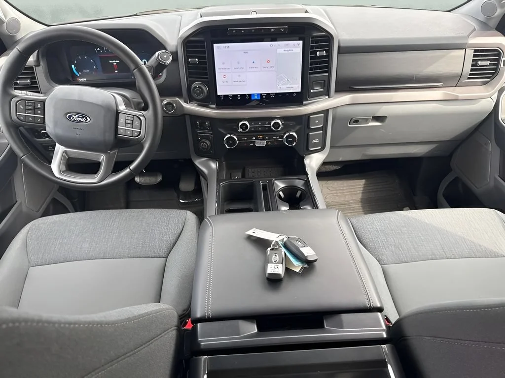 Used 2024  Ford XLT image 10