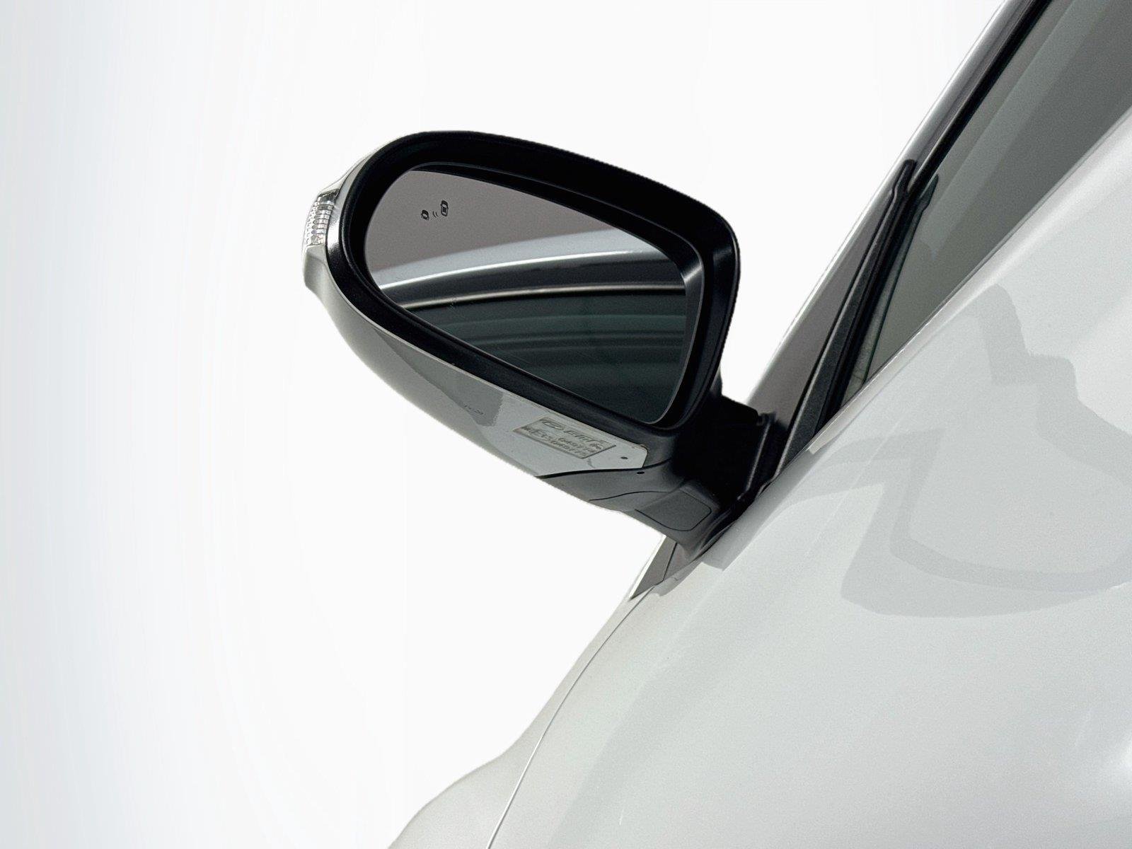 Used 2019 Chalk White Hyundai SEL image 5