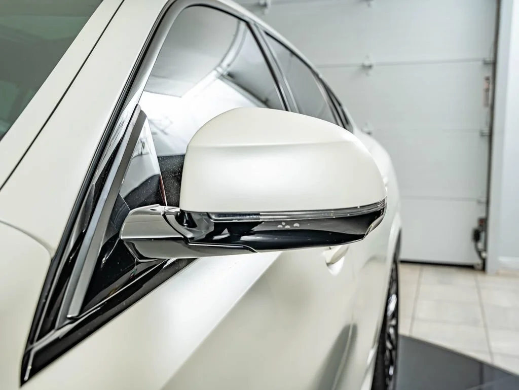 Used 2023 Frozen Brilliant White Metallic BMW M50i image 9