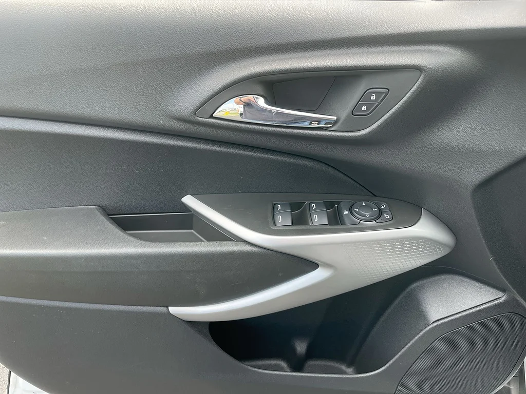 Used 2024 Summit White Chevrolet RS image 20