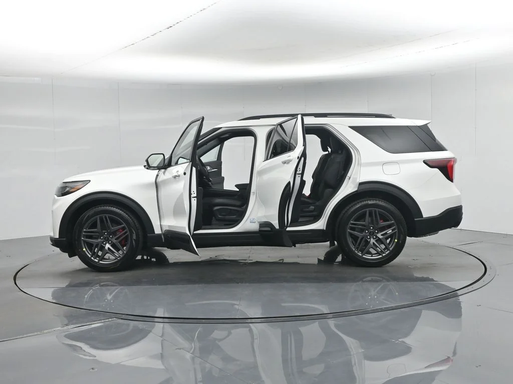 New 2026 Star White Metallic Tri-Coat Ford ST image 35