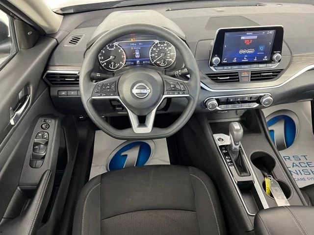 Used 2025  Nissan 2.5 SV image 28