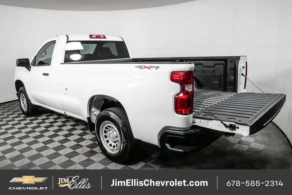New 2026 Summit White Chevrolet WT image 24