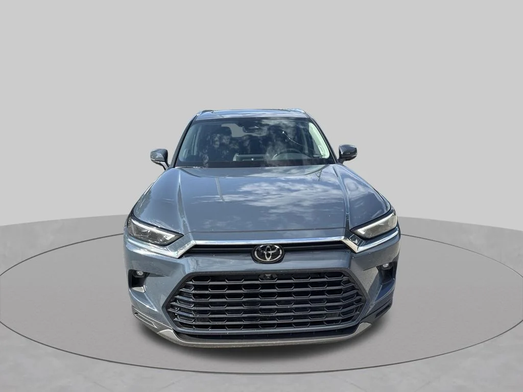 Used 2026 Cloud Toyota Limited image 11