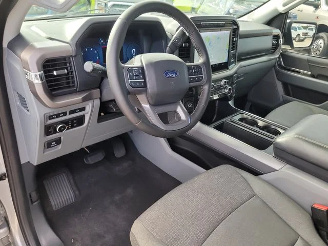 Used 2024 Silver Ford XLT image 18