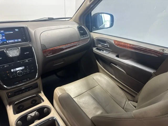 Used 2015 Beige Chrysler Limited image 21