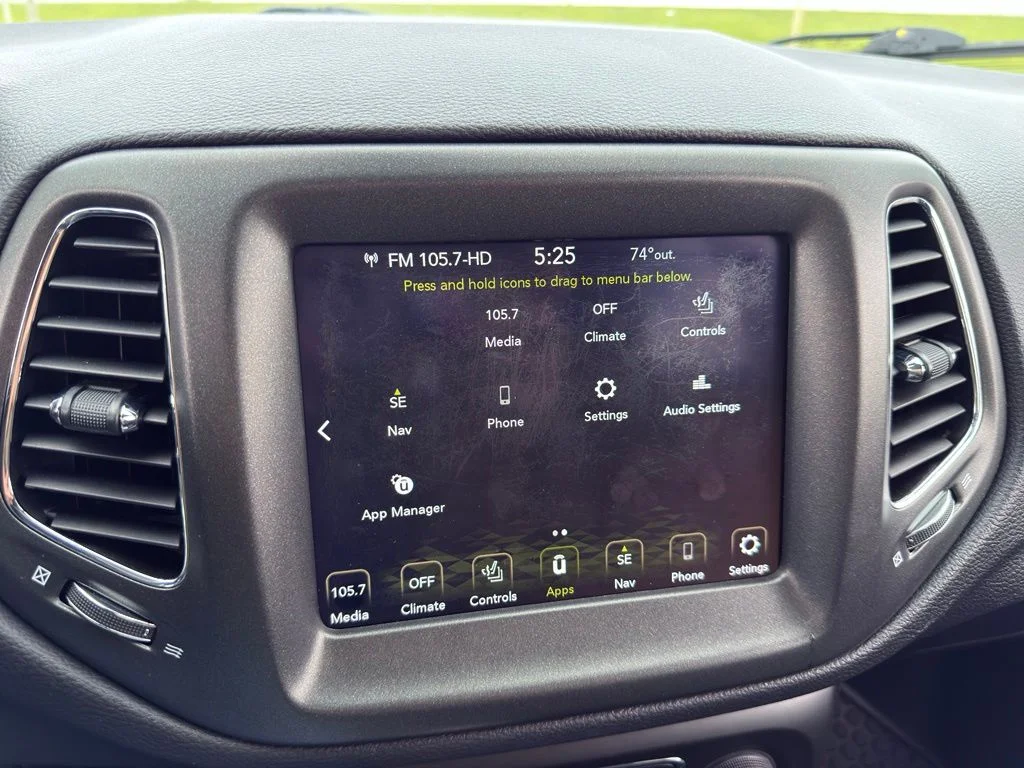Used 2021 Silver Jeep Trailhawk image 43