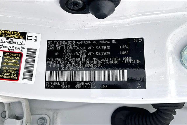 Certified Used 2024 WIND CHILL PEARL Toyota  image 16