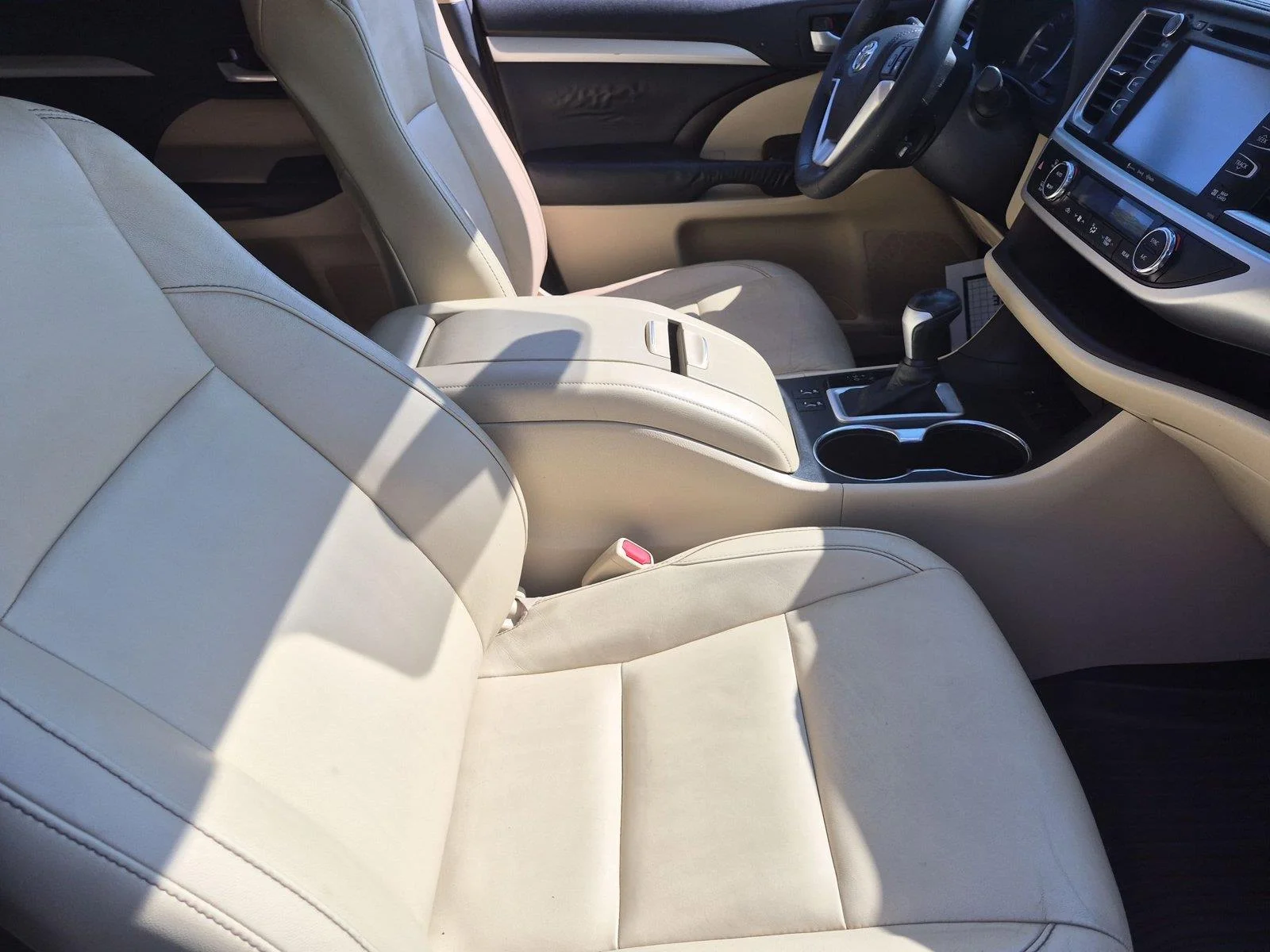 Used 2016 Shoreline Blue Pearl Toyota XLE image 37