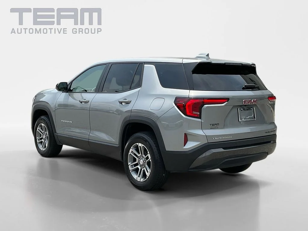 Used 2025 Silver GMC Elevation image 5