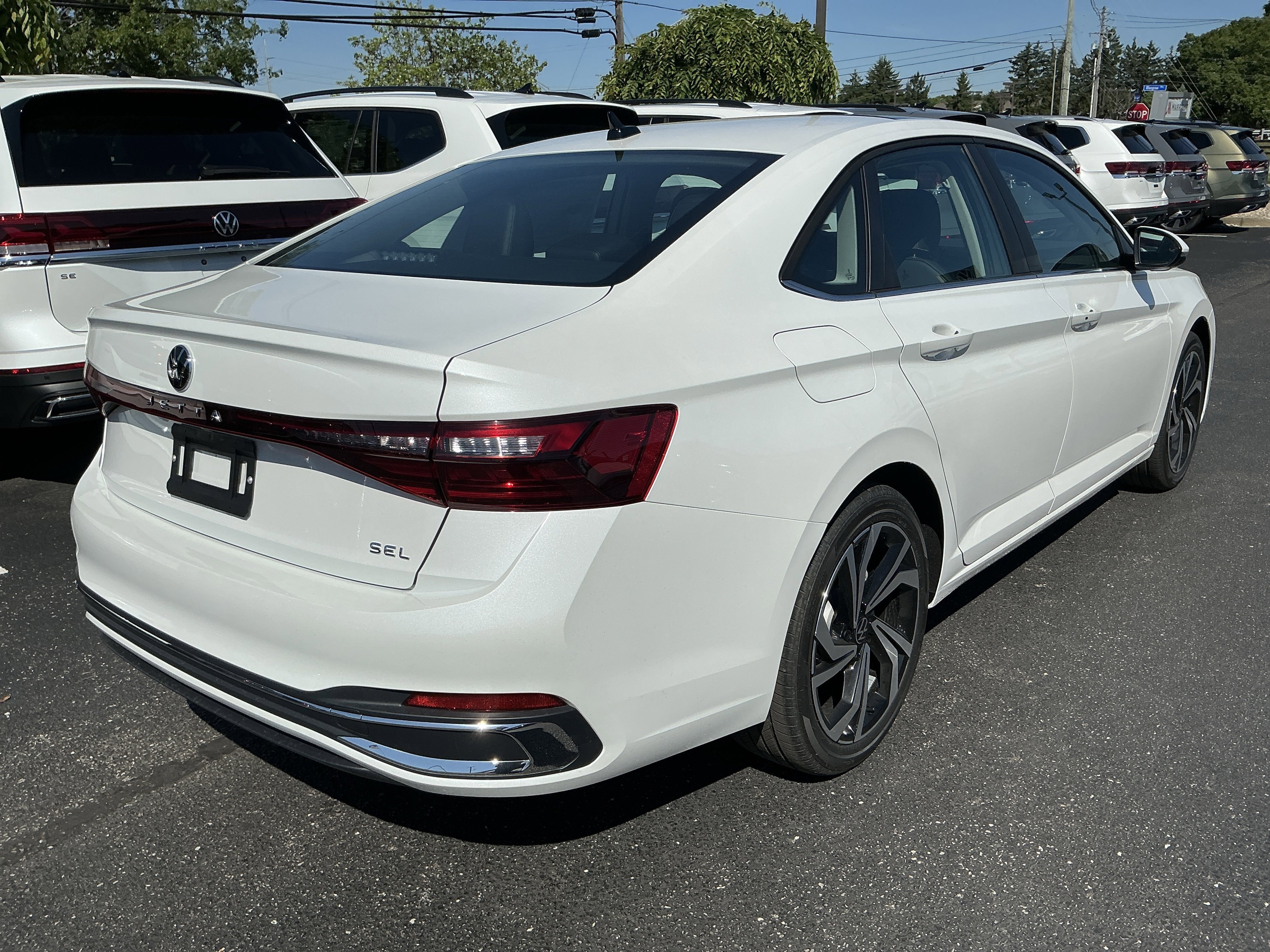New 2026 Opal White Pearl Volkswagen SEL image 7