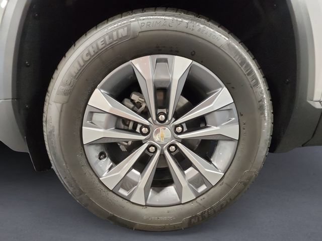 New 2026 Summit White Chevrolet LT image 14