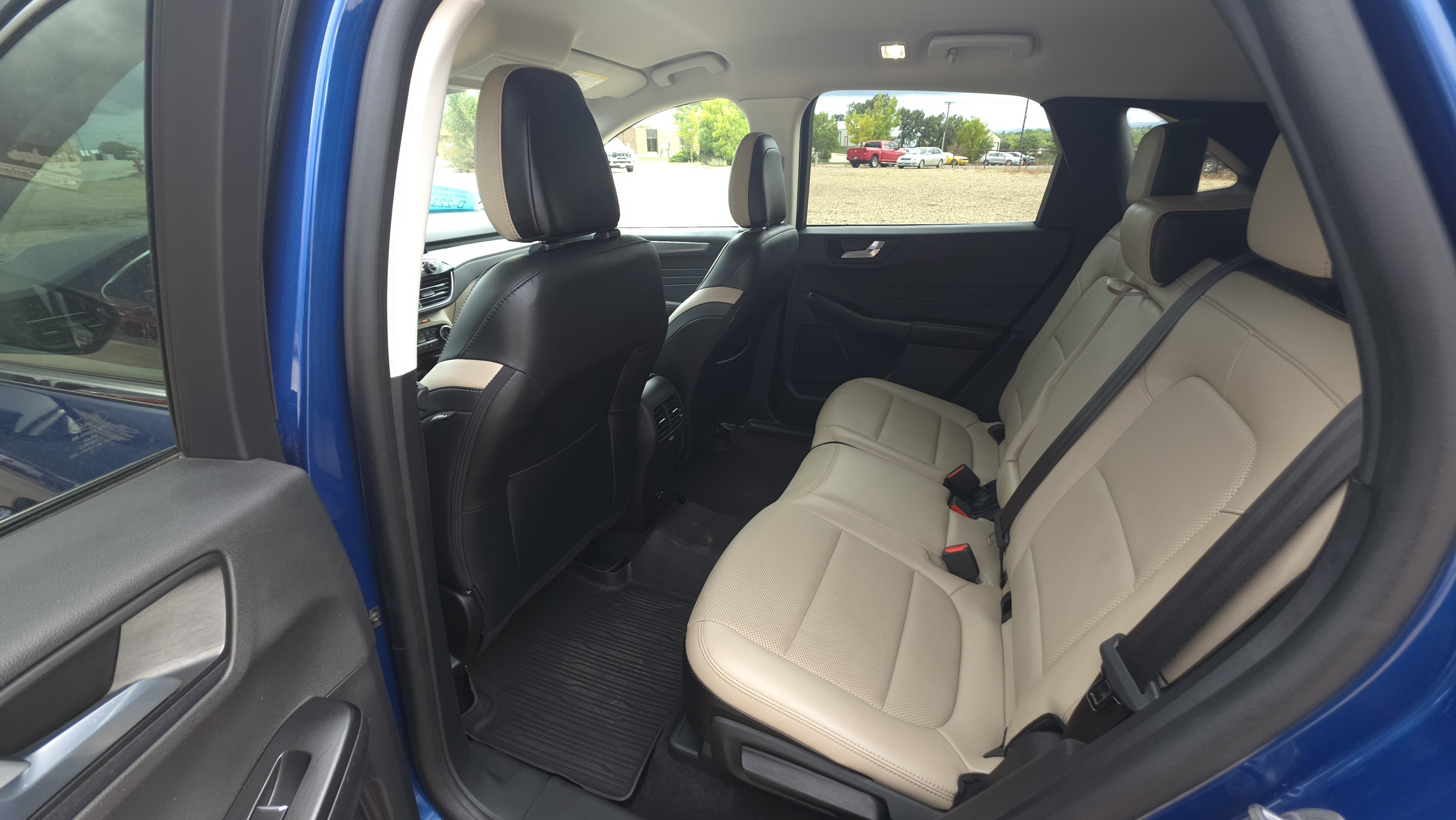 Used 2022 Blue Ford Titanium Plug-In Hybrid image 21