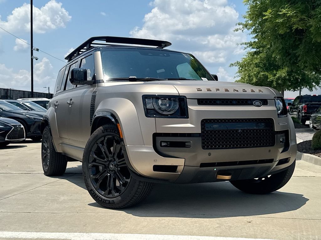 Used 2025  Land Rover OCTA image 1