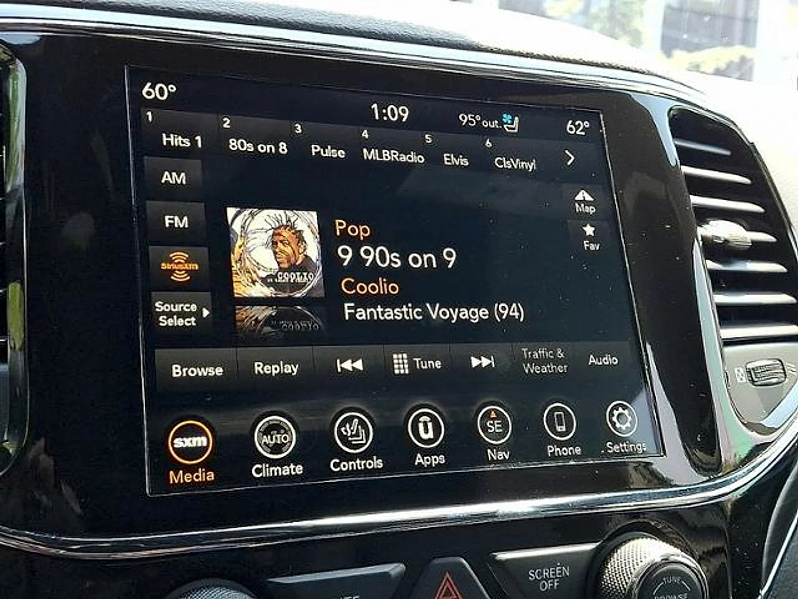 2021 Jeep Grand Cherokee 80th Edition - Photo 16
