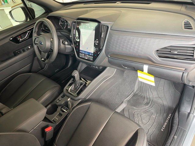 Used 2025 Silver Subaru Touring image 18