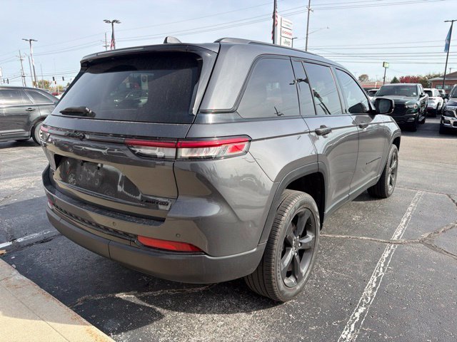 Used 2025 Gray Jeep Limited image 7