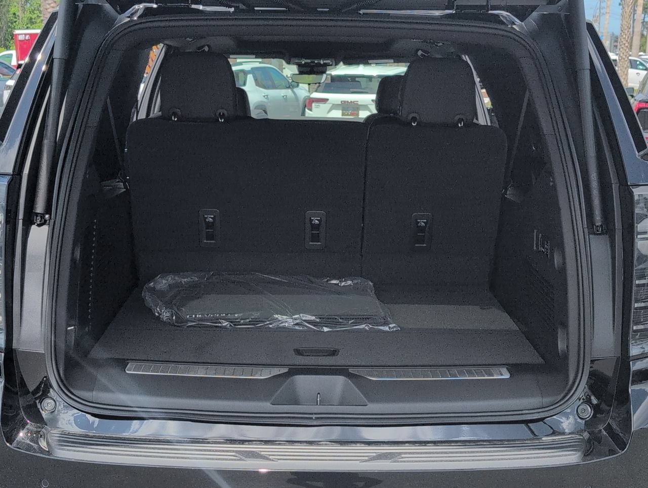 2026 Chevrolet Suburban High Country - Photo 25